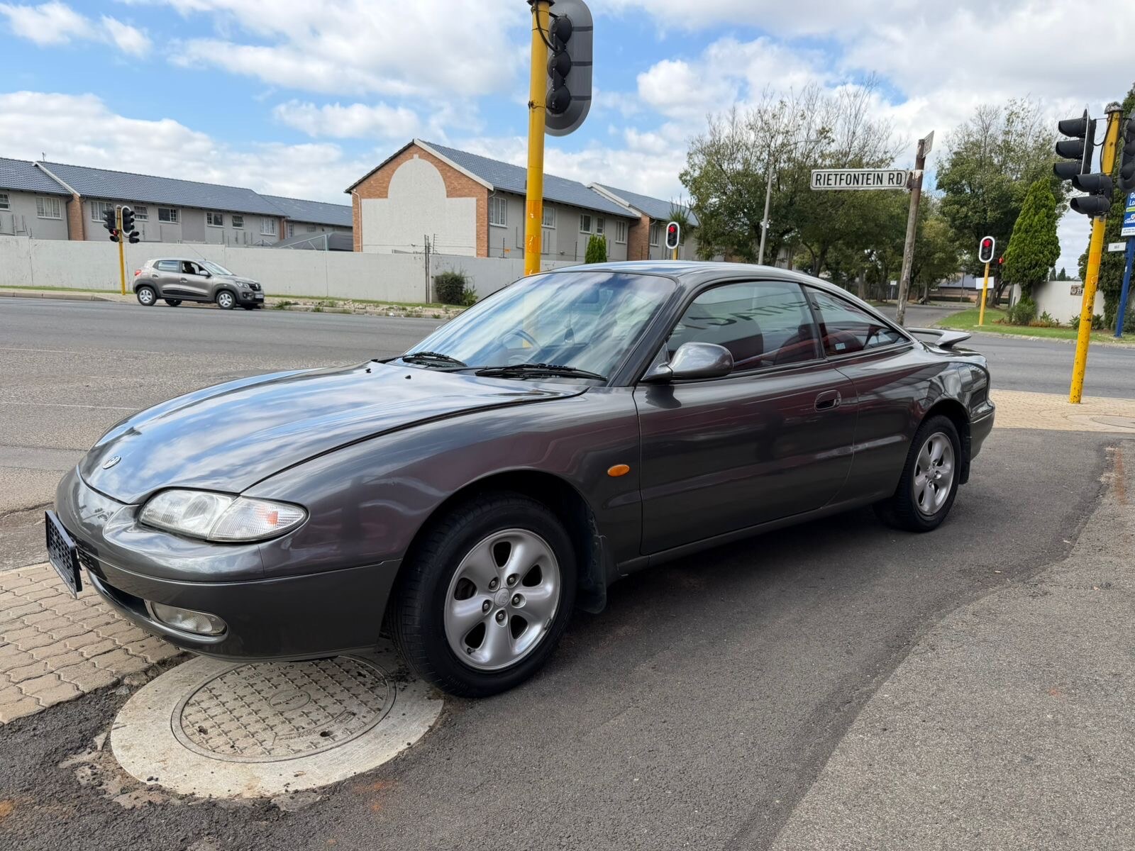 1994 Mazda MX-6 2.5 V6  thumbnail