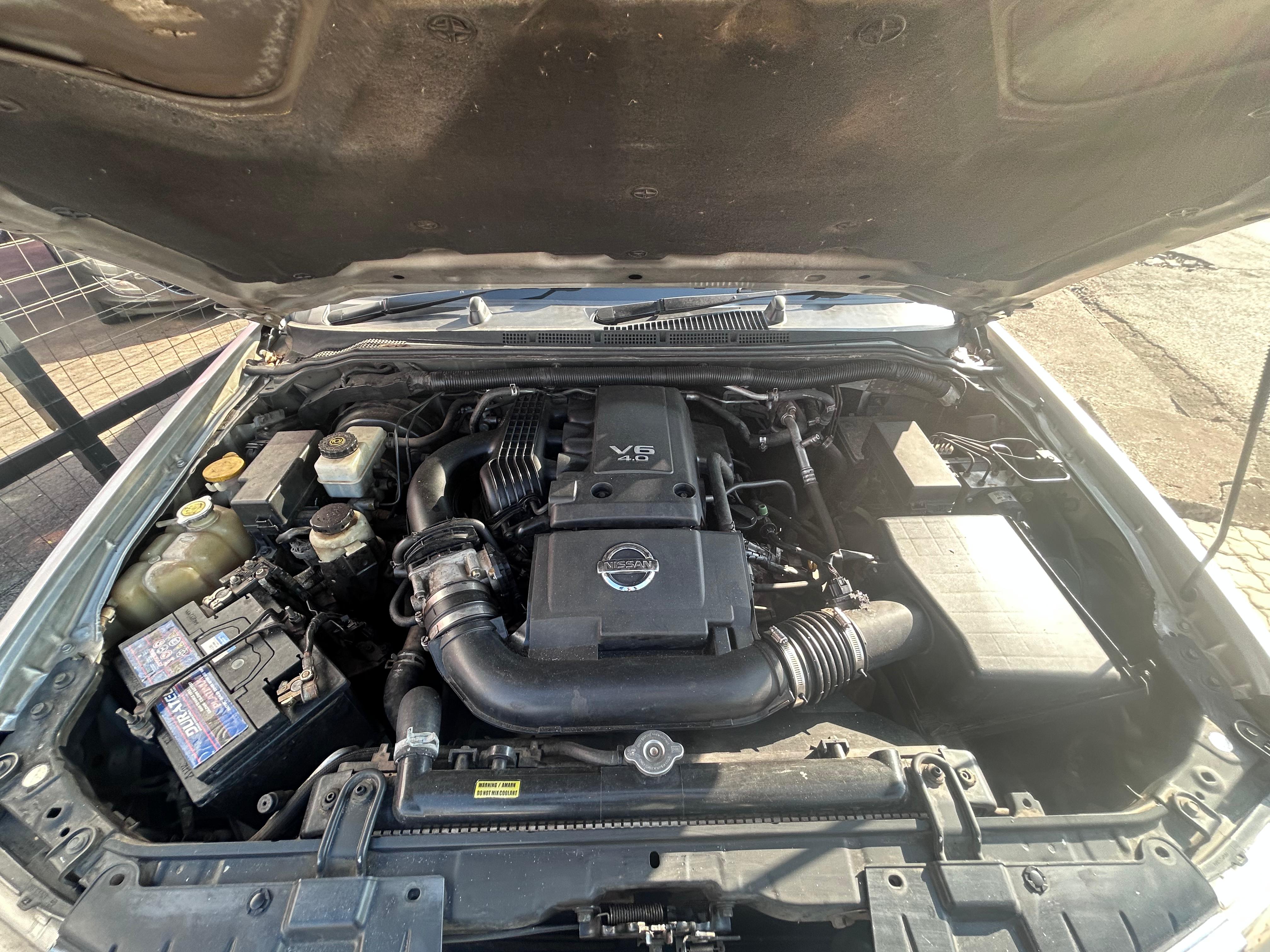 2006 Nissan Navara 4.0 V6 Double Cab  thumbnail