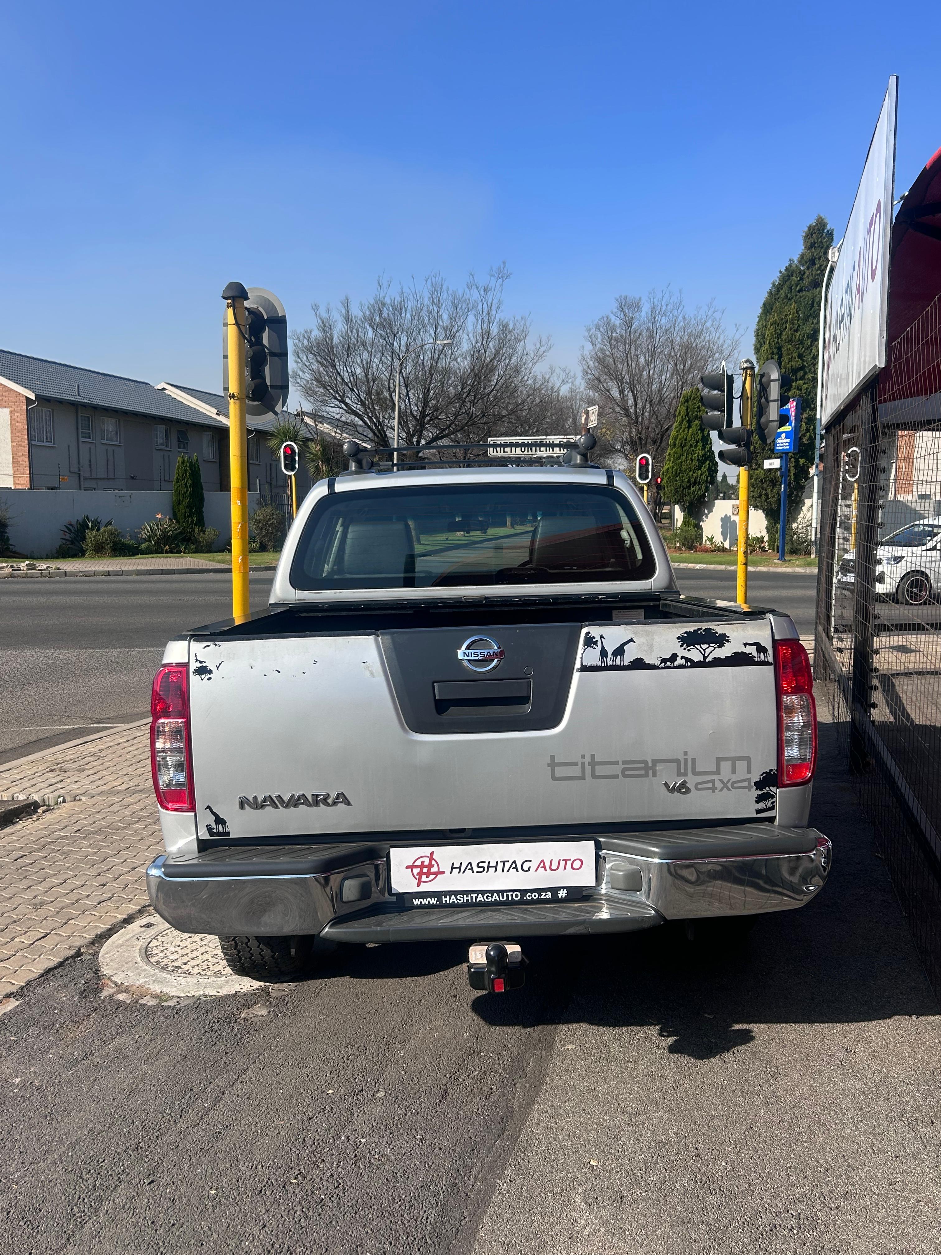 2006 Nissan Navara 4.0 V6 Double Cab  thumbnail