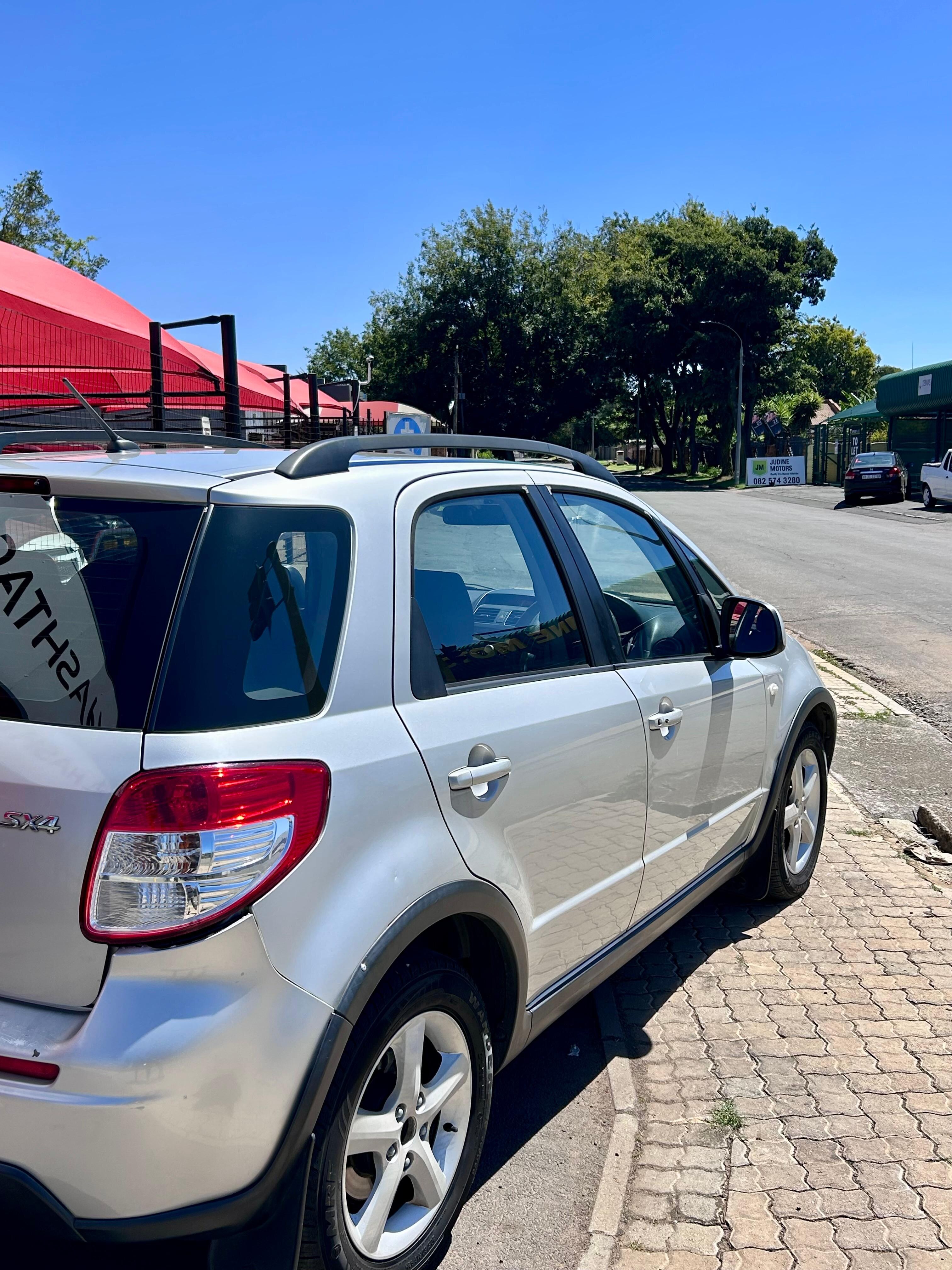 2010 Suzuki SX4 2.0 thumbnail