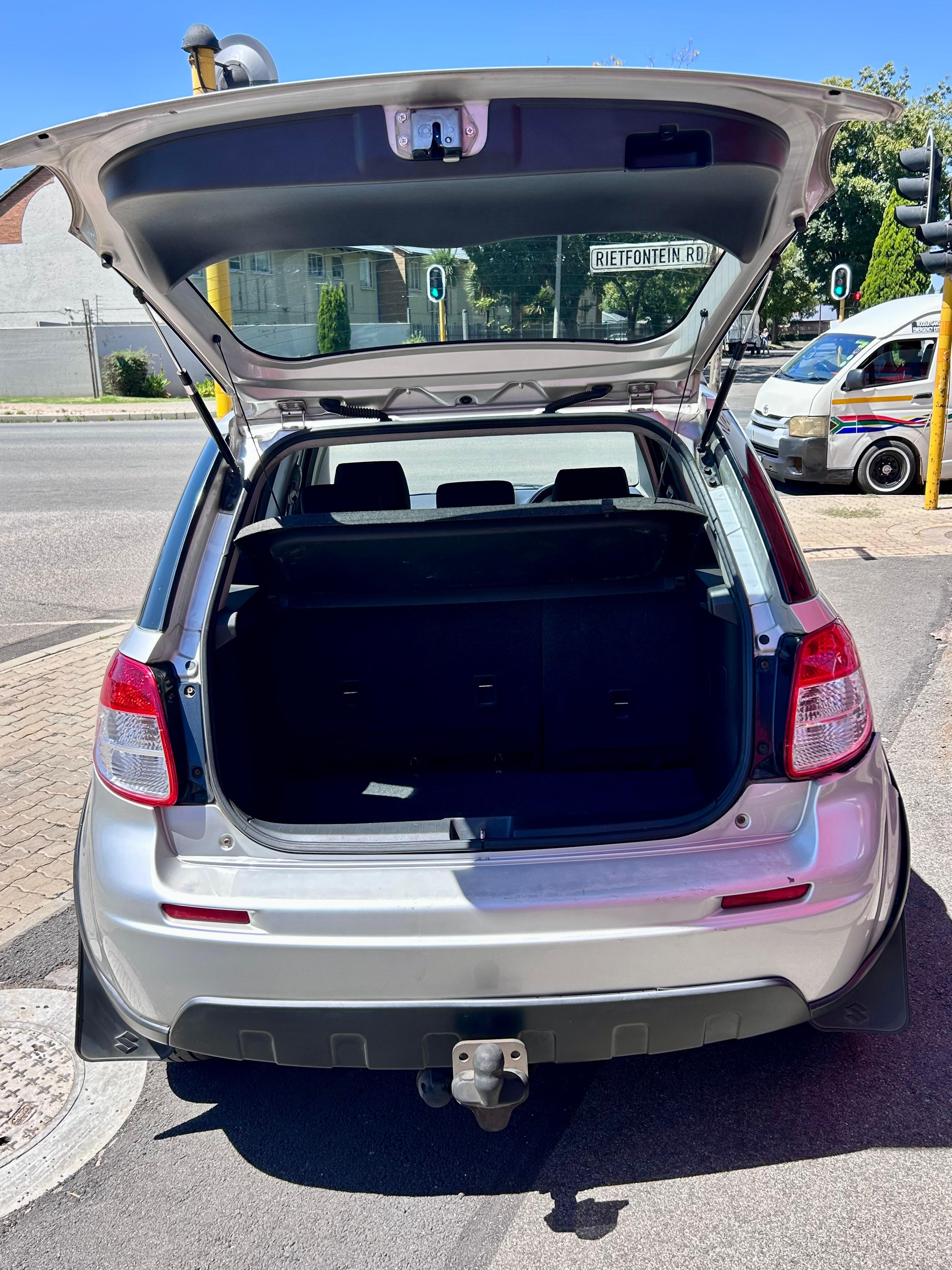 2010 Suzuki SX4 2.0 thumbnail