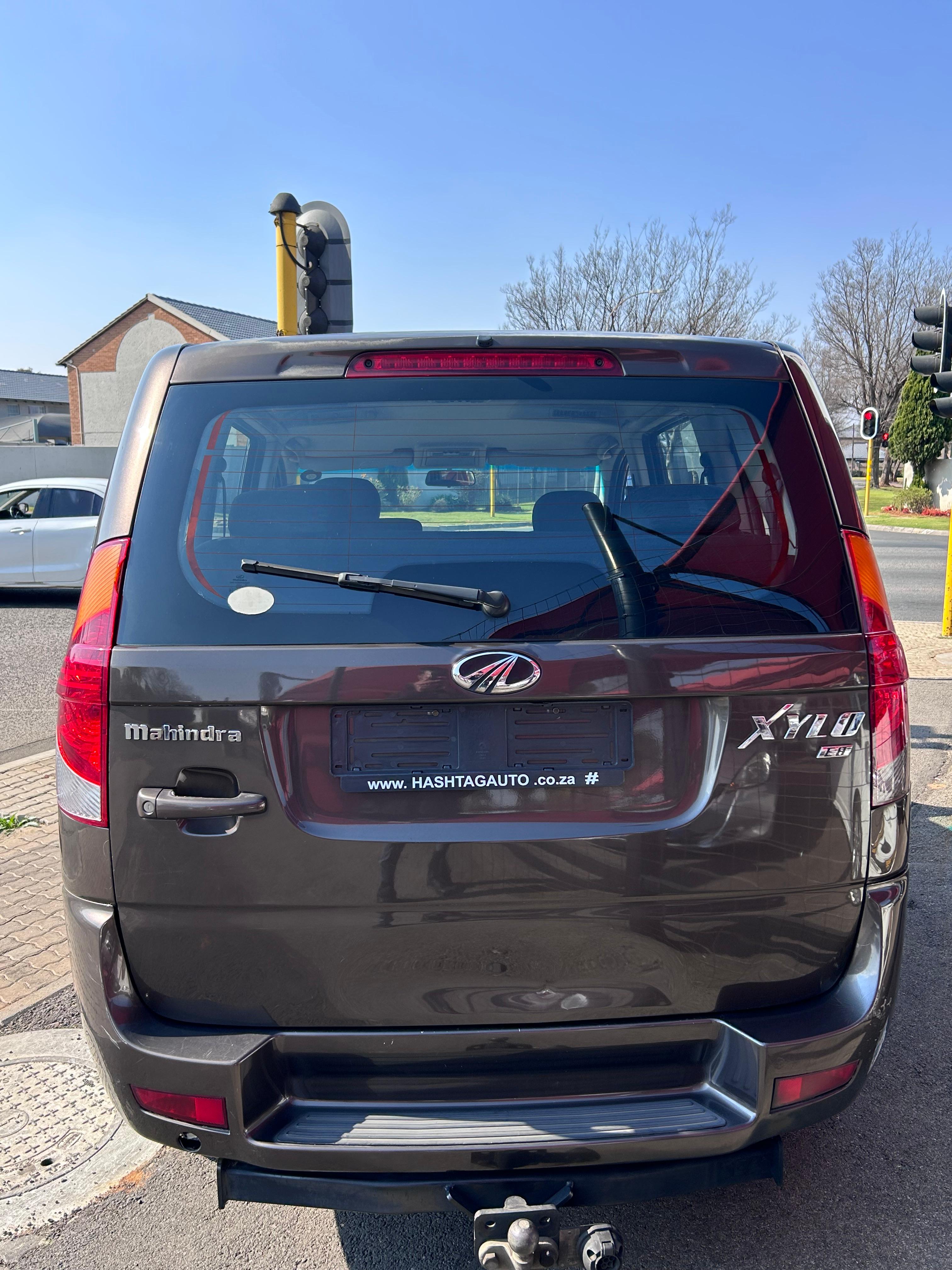2011 Mahindra Xylo 2.5 CDRE- 8 Seater  thumbnail