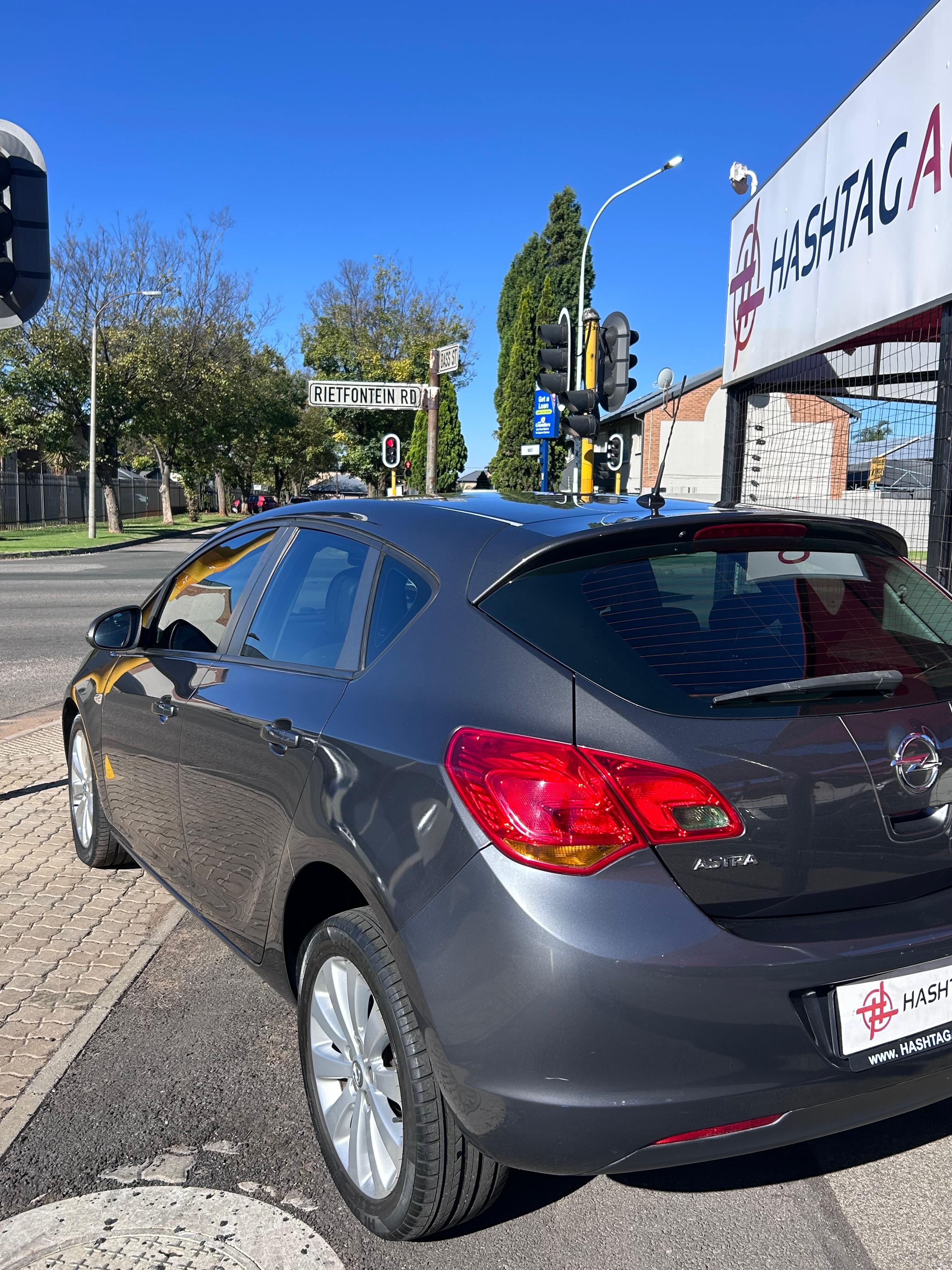 2011 Opel Astra 1.6 Essentia  thumbnail