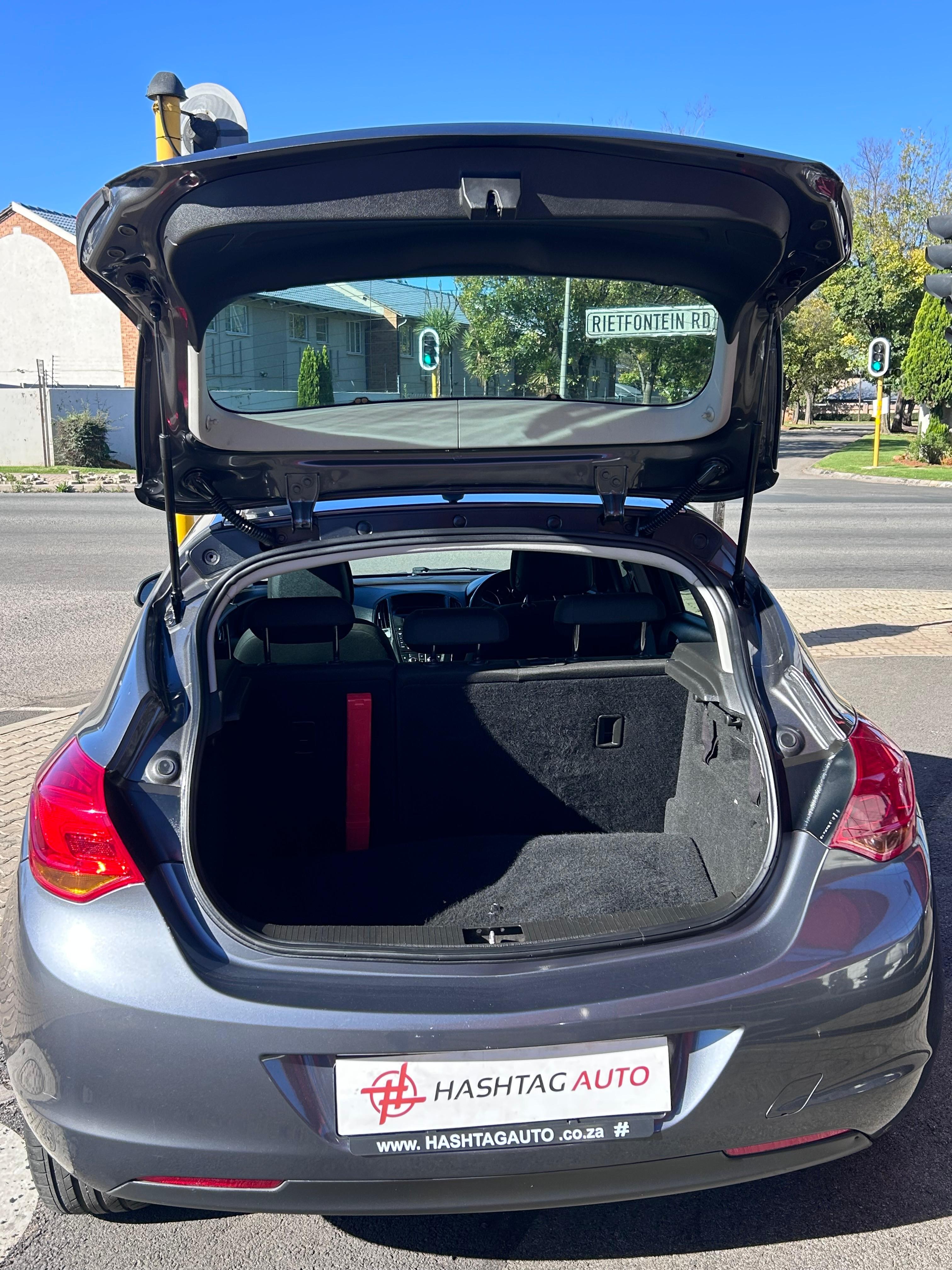 2011 Opel Astra 1.6 Essentia  thumbnail