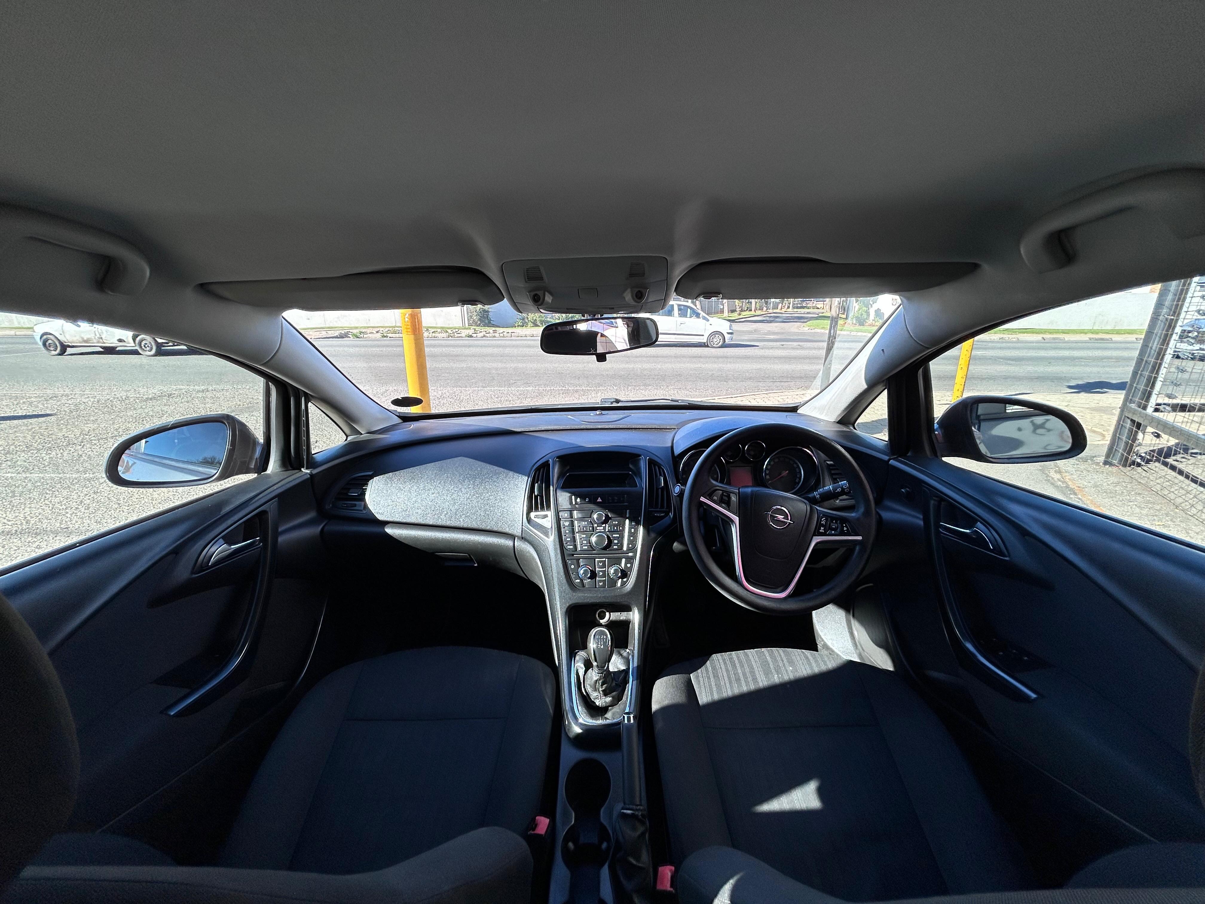 2011 Opel Astra 1.6 Essentia  thumbnail