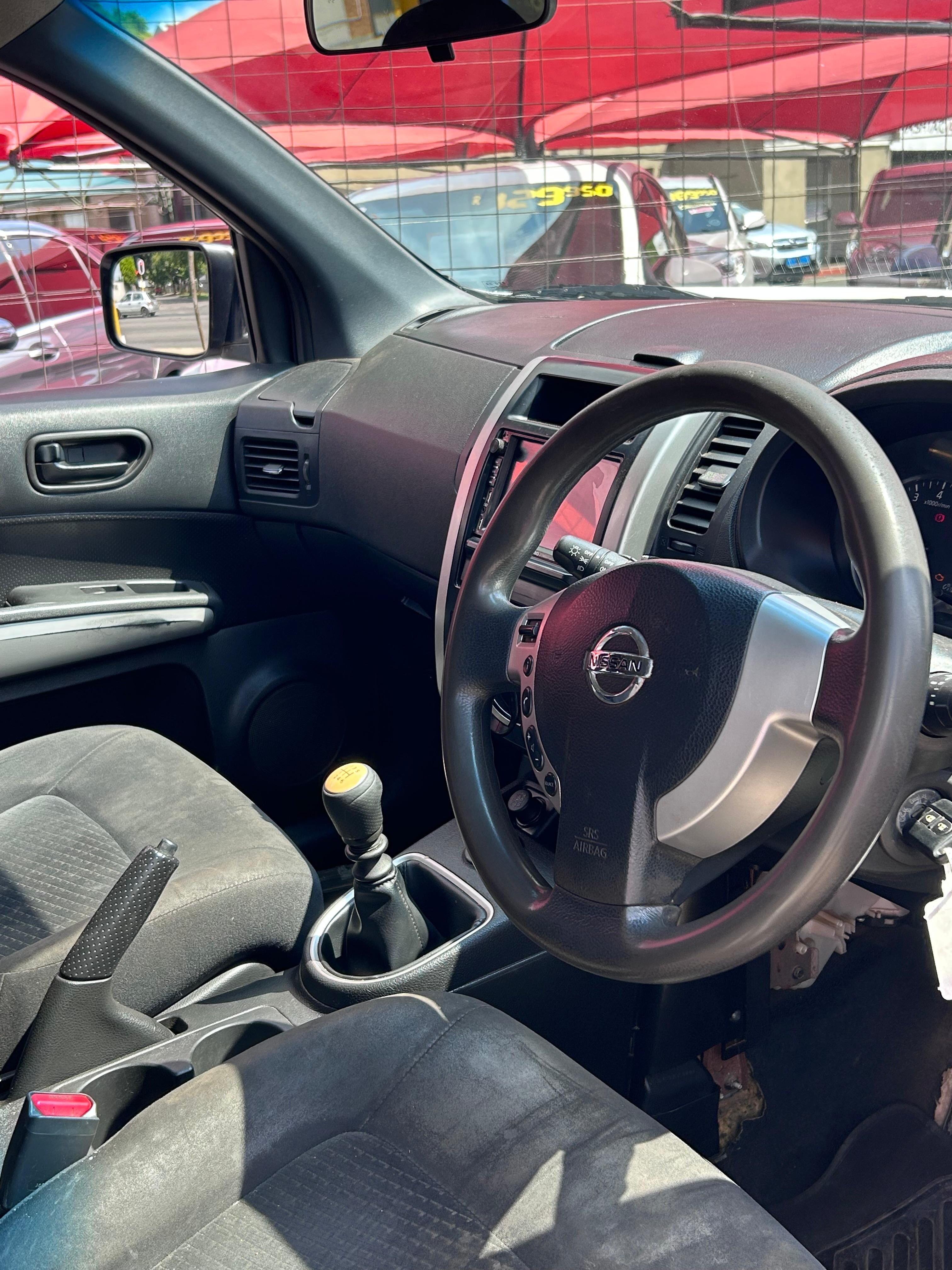 2012 Nissan X Trail 2.0 thumbnail