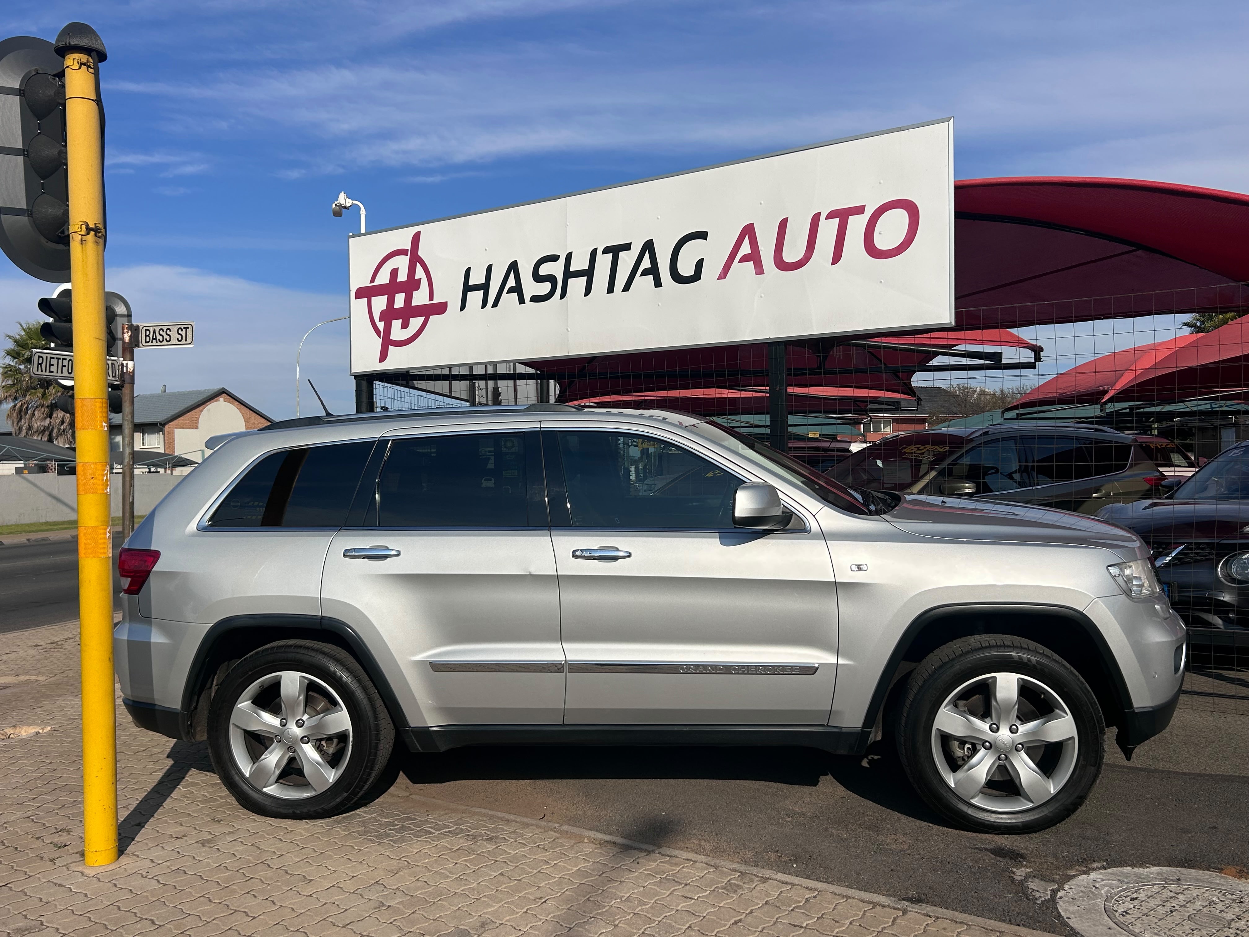 2013 Jeep Grand Cherokee 3.6 Overland A/T thumbnail