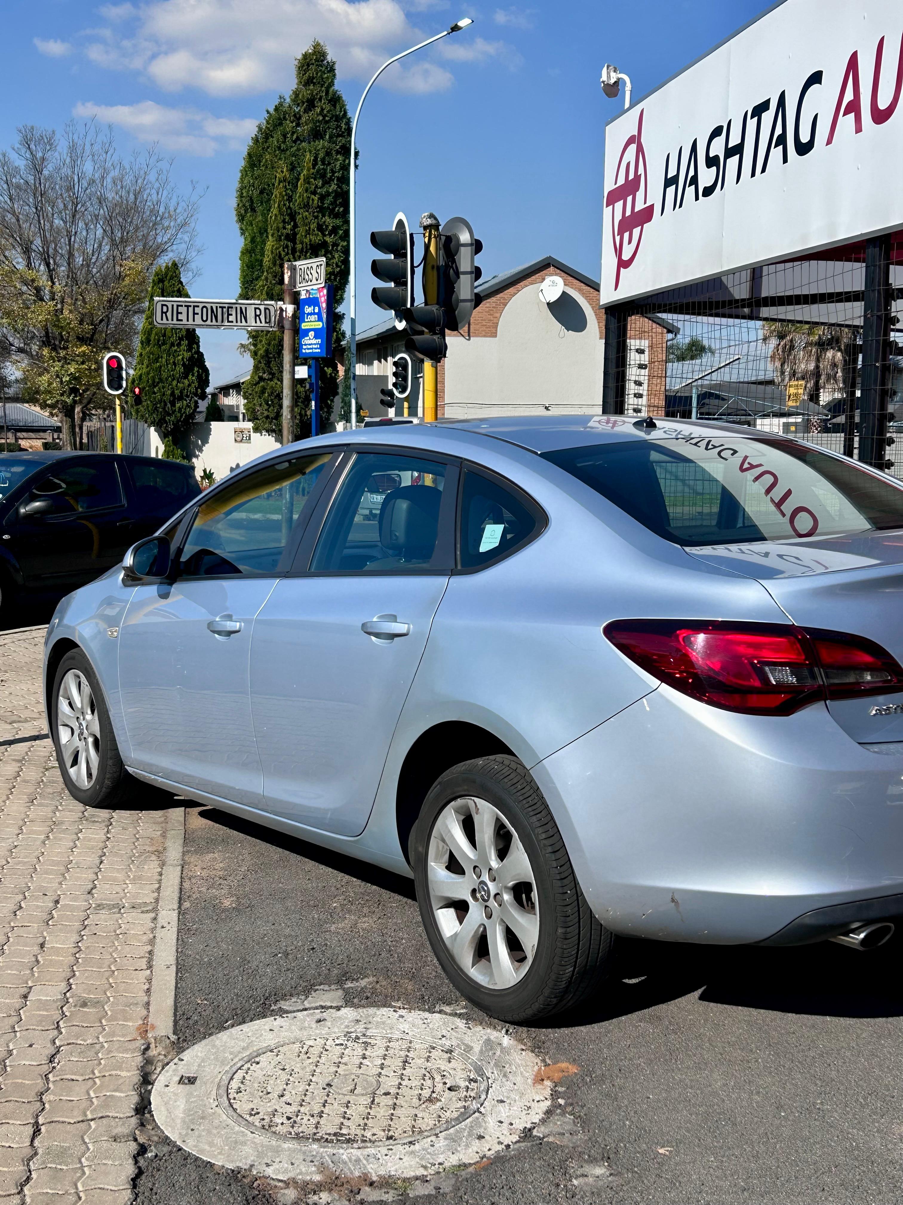 2014 Opel Opel Astra 1.4T A/T thumbnail