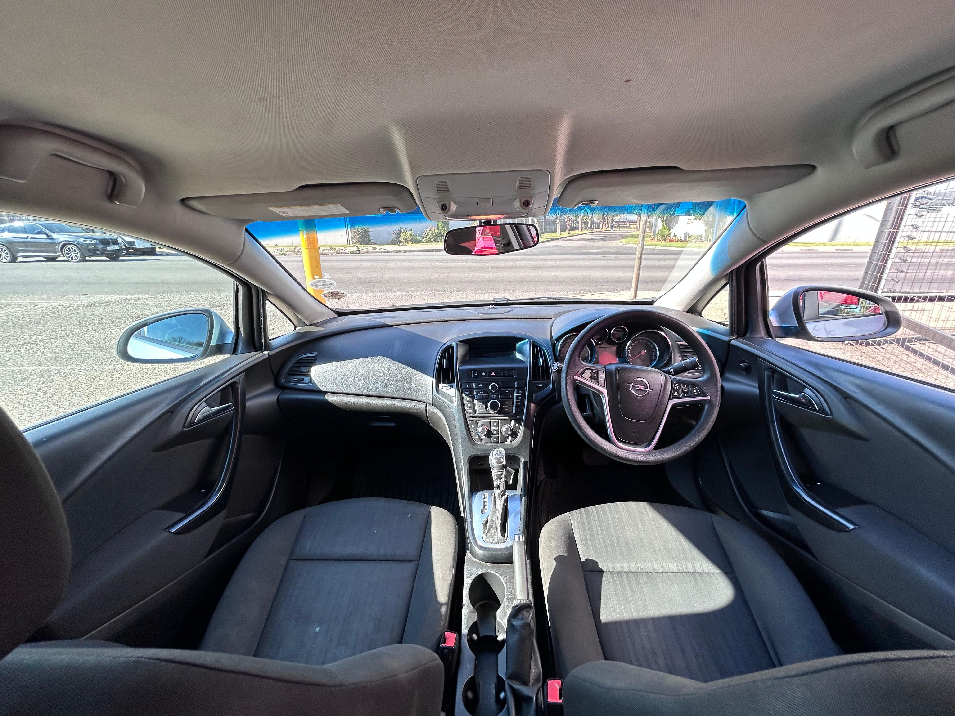 2014 Opel Opel Astra 1.4T A/T thumbnail