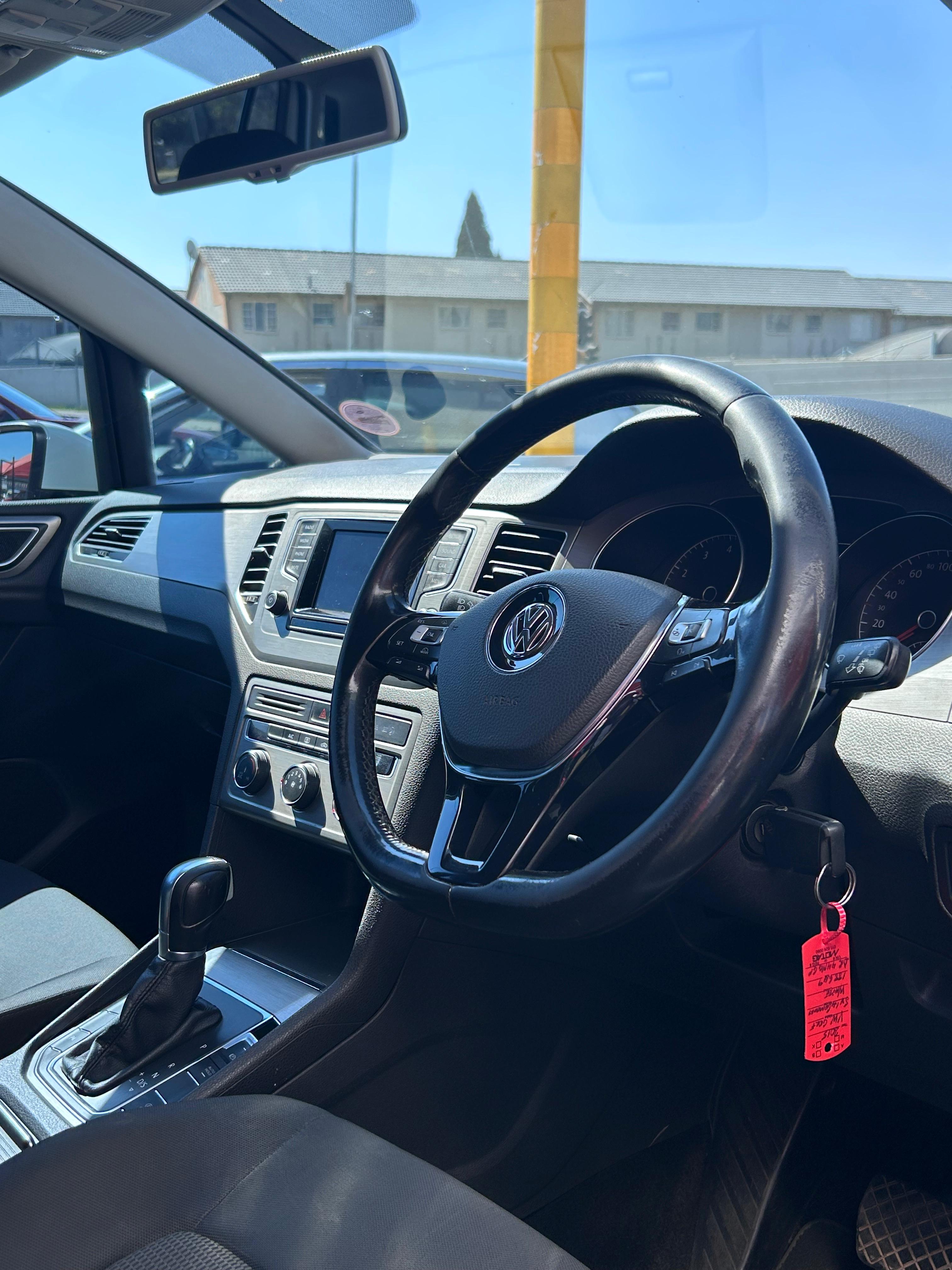 2015 Volkswagen Golf Sv 1.4 Tsi Comfortline Dsg thumbnail