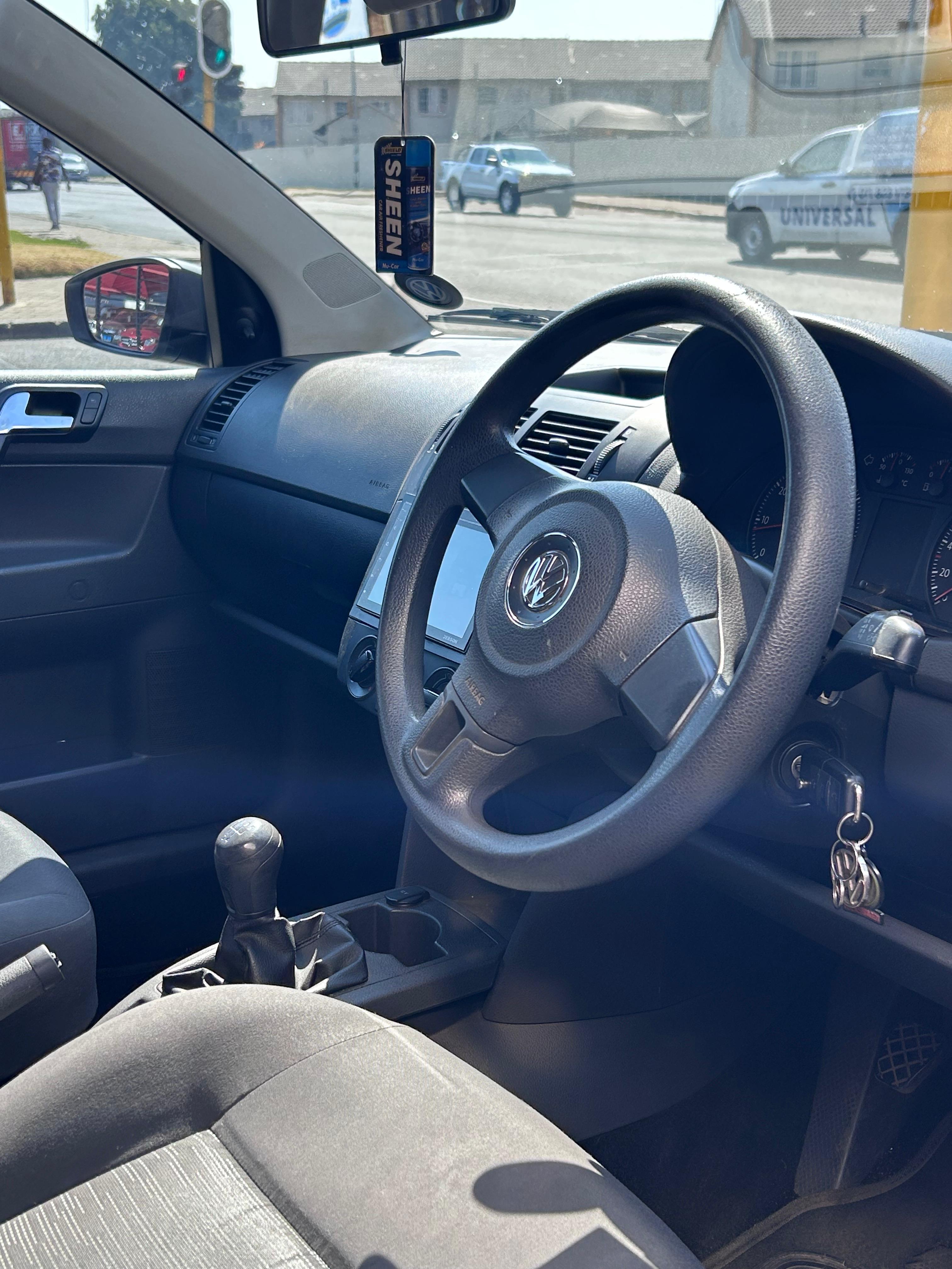 2015 Volkswagen Polo Vivo 1.4  thumbnail